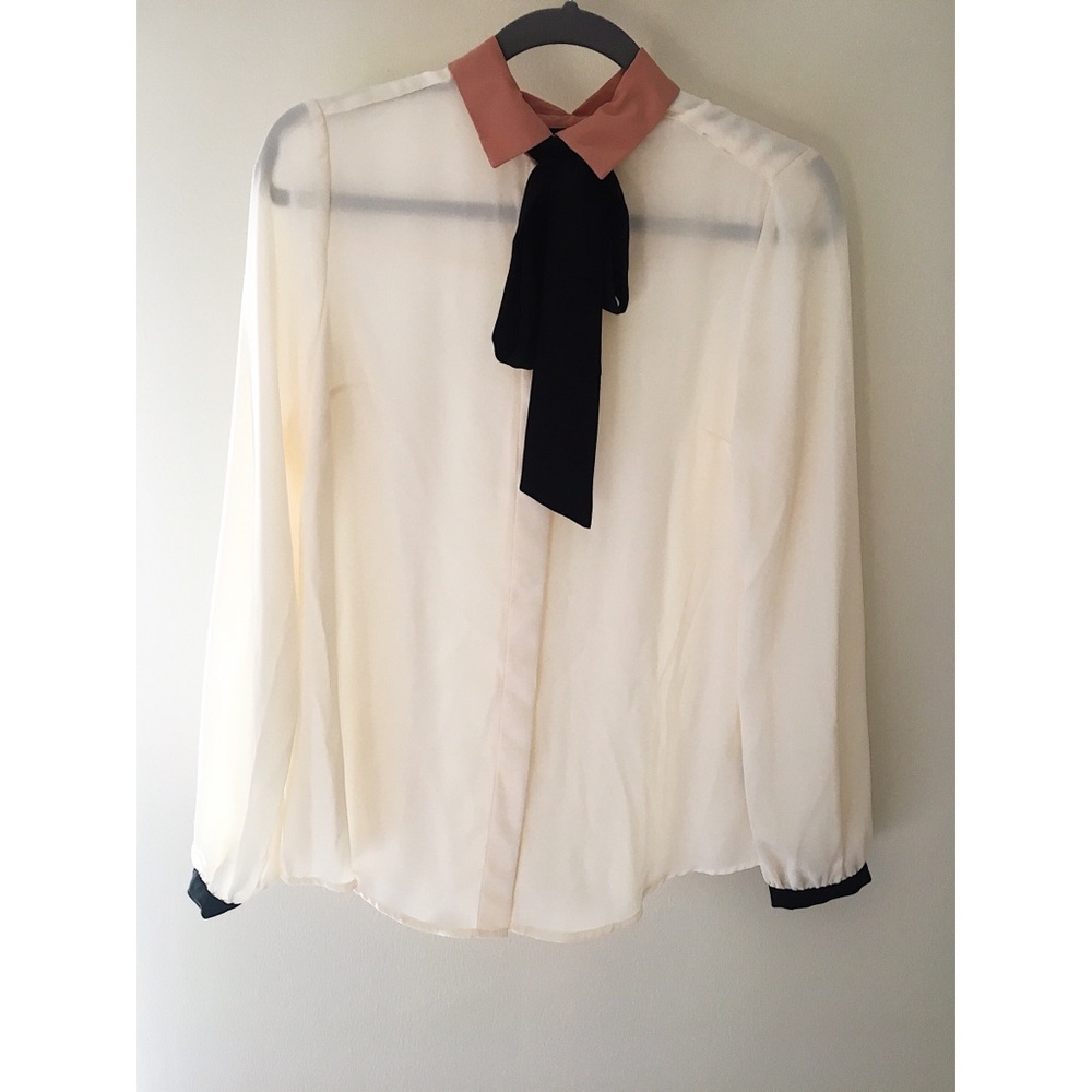 Two toned tie neck button down blouse